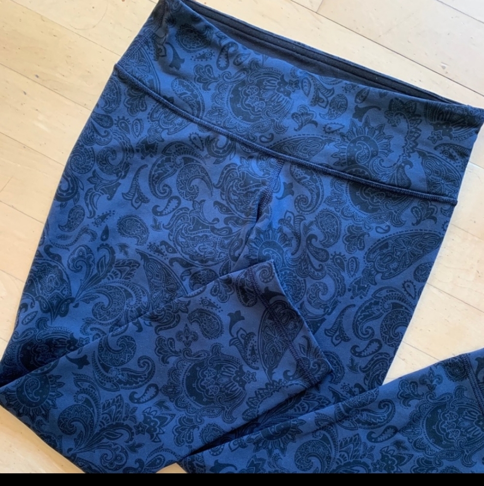 Lululemon capri length leggings, size 4